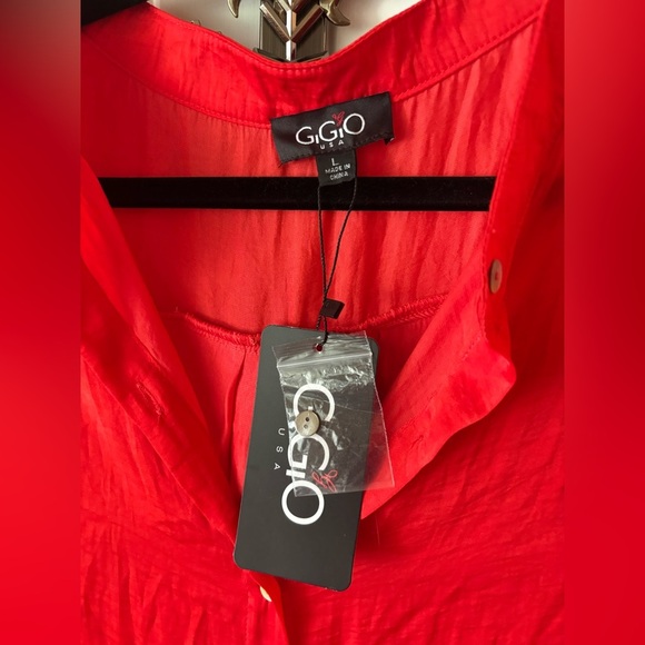 “Cajun Shrimp” Button-Up Women's Top - Picture 3 of 6